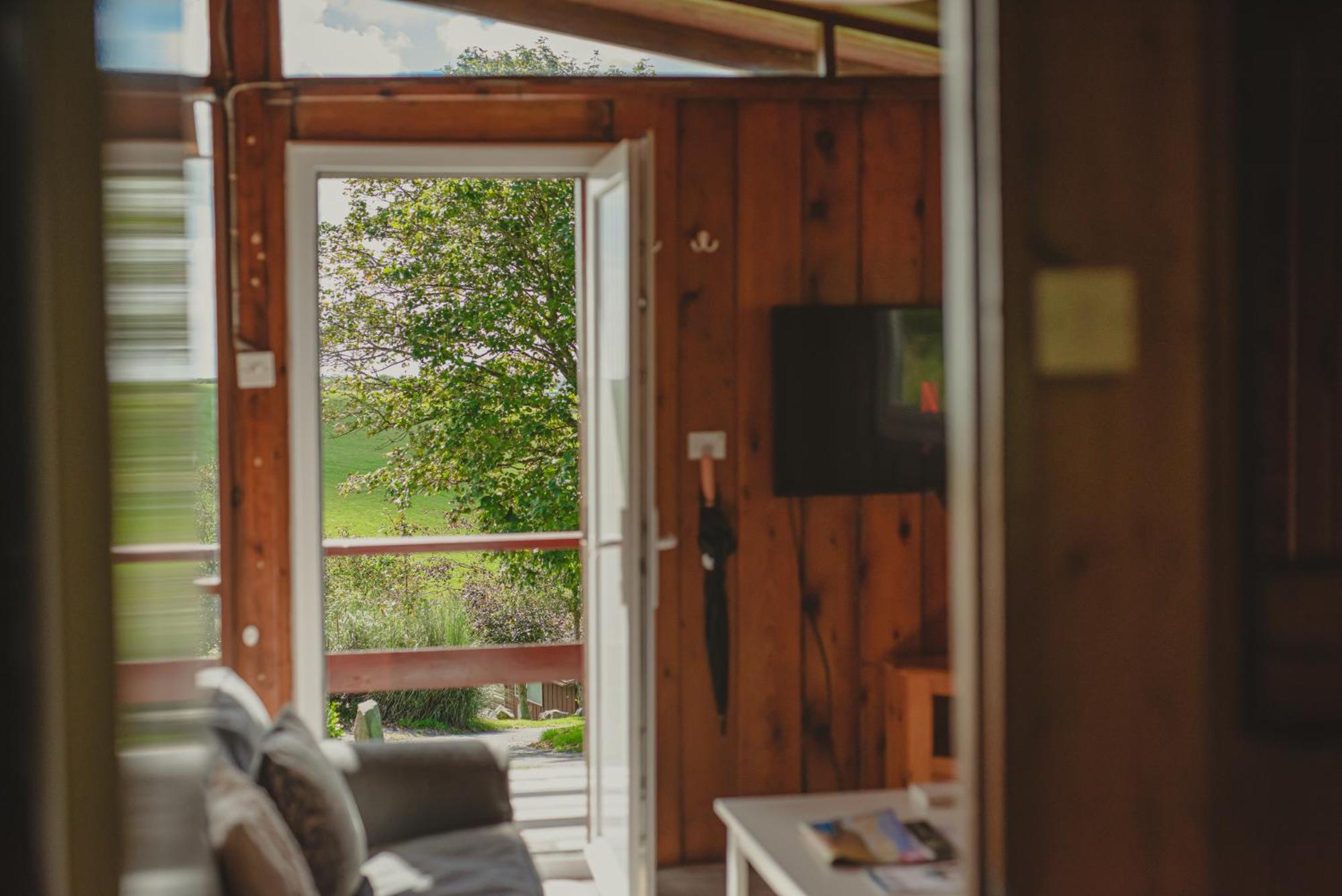 ברואד הייבן Timber Hill Self Catering Cedar Lodges מראה חיצוני תמונה