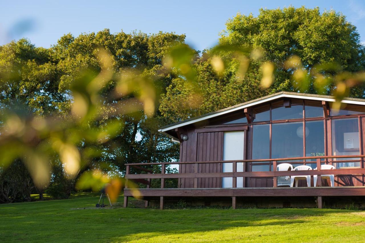 ברואד הייבן Timber Hill Self Catering Cedar Lodges מראה חיצוני תמונה